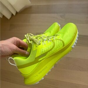 Women’s Nike Pegasus Trail Running Shoes - Neon Yellow. Size 9.